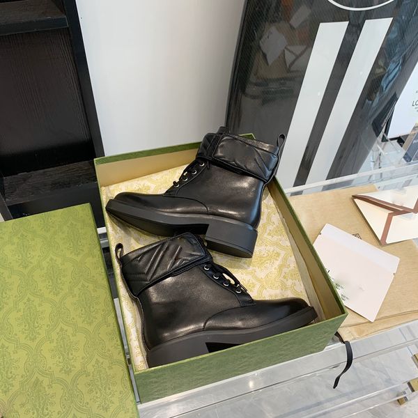 interlocking black ankle chunky platform flats combat boots low heel lace-up booties leather chains logo buckle women luxury designers shoes
interlocking black ankle chunky platform flats combat boots low heel lace-up booties leather chains logo buckle women luxury designers shoes