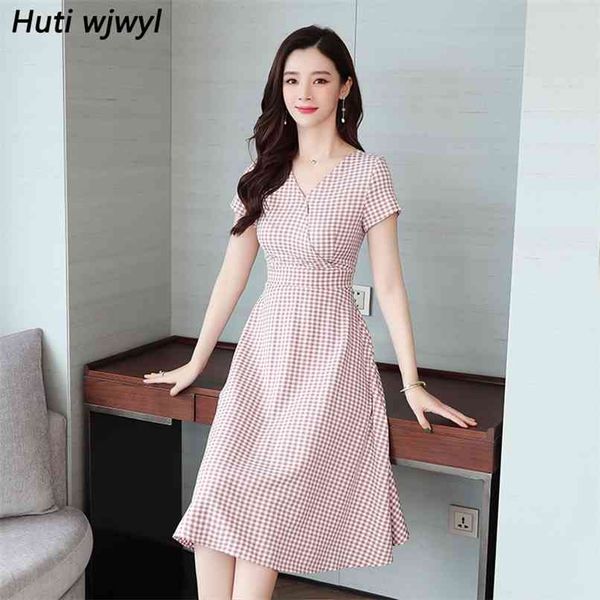plus size summer vintage pink plaid midi shirt dress korean women elegant bodycon boho beach sundress party vestidos 210528, Black;gray
plus size summer vintage pink plaid midi shirt dress korean women elegant bodycon boho beach sundress party vestidos 210528, Black;gray