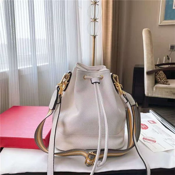 2020new shoulder bag for women purse for ladies fashion designer crossbody bag for female shoulder clutch messenger bag
2020new shoulder bag for women purse for ladies fashion designer crossbody bag for female shoulder clutch messenger bag