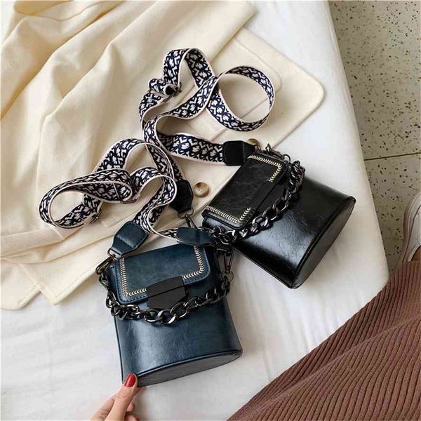 feeling women's autumn and winter 2020 new fashion broadband one shoulder messenger bag
feeling women's autumn and winter 2020 new fashion broadband one shoulder messenger bag