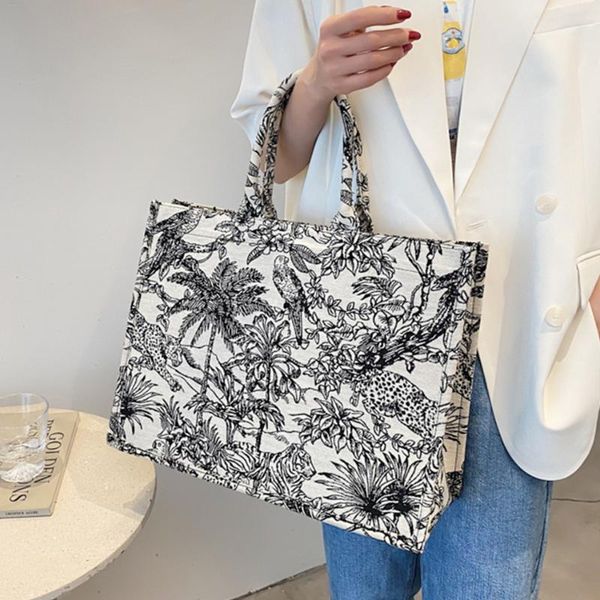 evening bags 2 size jacquard embroidery women hand canvas female shoulder bag desigener luxury girls shopper totes
evening bags 2 size jacquard embroidery women hand canvas female shoulder bag desigener luxury girls shopper totes