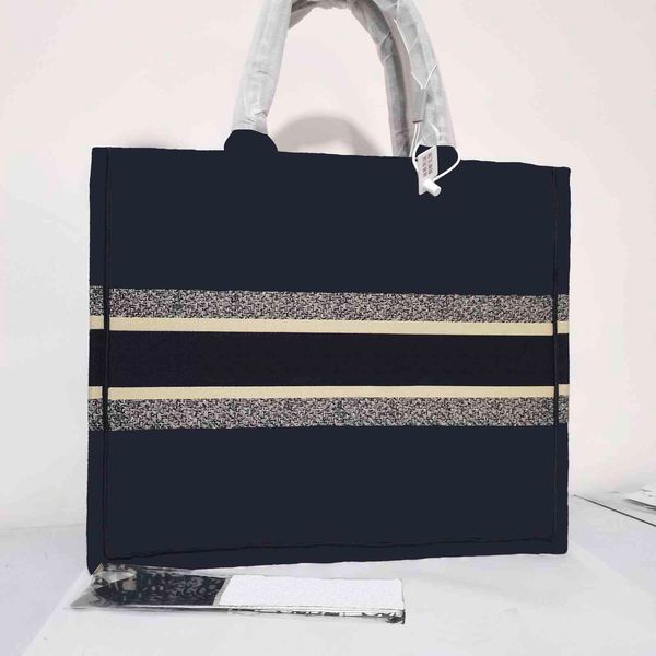 luxury handbags and storage fashion shopping bag designer embroidered high-quality one-shoulder large-capacity handb
luxury handbags and storage fashion shopping bag designer embroidered high-quality one-shoulder large-capacity handb