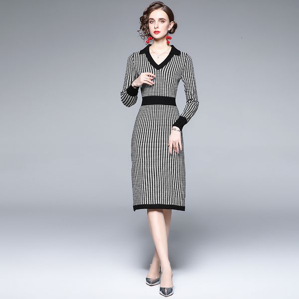 french style v-neck light mature knitted dress autumn 2021 royal sister slim skirt, Black;gray
french style v-neck light mature knitted dress autumn 2021 royal sister slim skirt, Black;gray