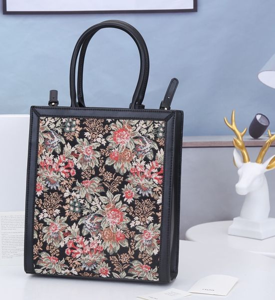 women bags ladies shouder letter fashion females brand genuine leather designer phone case mini purse shopping wallet
women bags ladies shouder letter fashion females brand genuine leather designer phone case mini purse shopping wallet