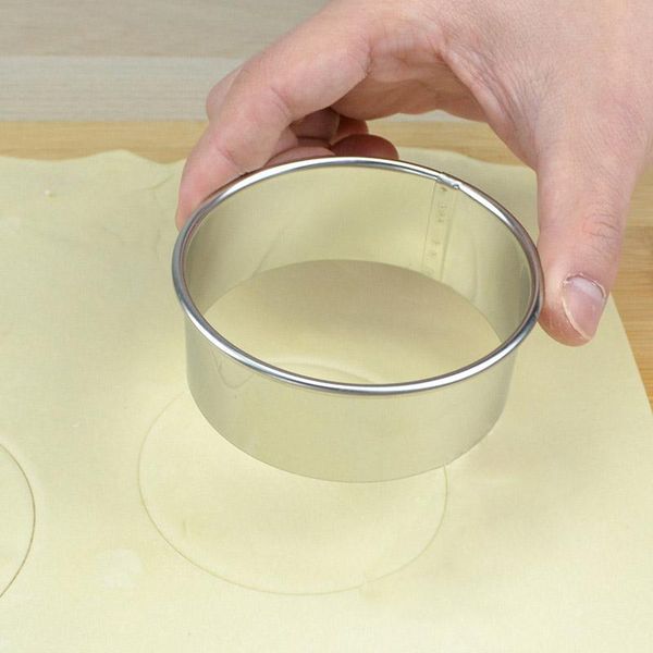 3pcs/set stainless steel round dumplings wrappers molds set cutter maker tools cookie pastry wrapper cutting tool baking &
3pcs/set stainless steel round dumplings wrappers molds set cutter maker tools cookie pastry wrapper cutting tool baking &