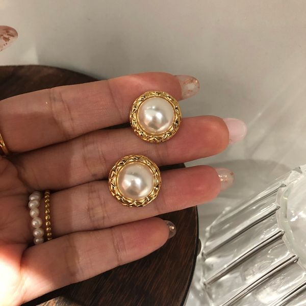 new fritillaria pearl rhombic earrings elegant simple personality trend women c2-7, Silver
new fritillaria pearl rhombic earrings elegant simple personality trend women c2-7, Silver