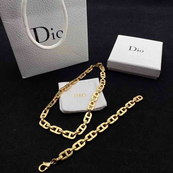 luxury designer fashion d 21 pig nose set cd chain necklace female di family brass antique gold plated bracelet, Red;brown
luxury designer fashion d 21 pig nose set cd chain necklace female di family brass antique gold plated bracelet, Red;brown
