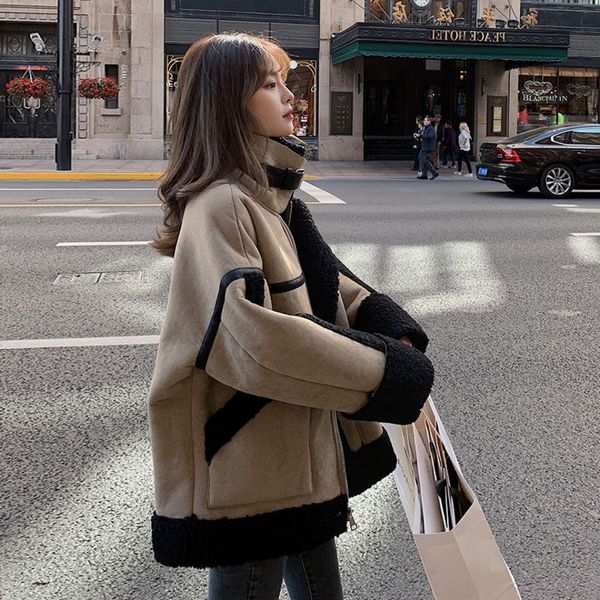 fur integrated imitation lamb coat women's winter 2021 new autumn short splicing thickened korean loose motorcycle suit, Black;brown
fur integrated imitation lamb coat women's winter 2021 new autumn short splicing thickened korean loose motorcycle suit, Black;brown