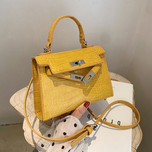 net red crocodile 2021 new fashion texture one shoulder messenger bag popular kelly handbag
net red crocodile 2021 new fashion texture one shoulder messenger bag popular kelly handbag
