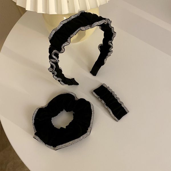 75% off design pleated fabric rhinestone edge hair hoop female side clip ball head large intestine circle red suit accessories, Silver
75% off design pleated fabric rhinestone edge hair hoop female side clip ball head large intestine circle red suit accessories, Silver