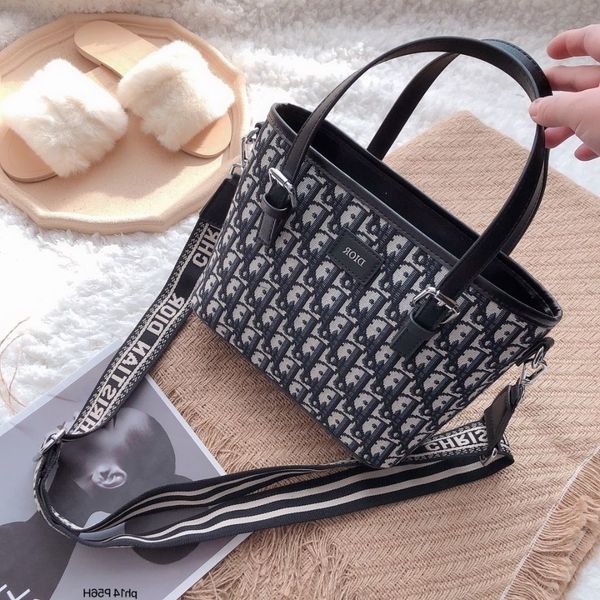 designer bags handbag d dice di2021 casual and fashionable portable messenger bag luxurious gdsg
designer bags handbag d dice di2021 casual and fashionable portable messenger bag luxurious gdsg