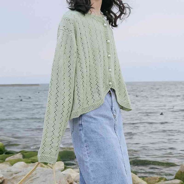 women's sweaters green loose thin knitted cardigan pearl buckle gentle long sleeve lazy style all matched beach wear 2021 summer n, White;black
women's sweaters green loose thin knitted cardigan pearl buckle gentle long sleeve lazy style all matched beach wear 2021 summer n, White;black