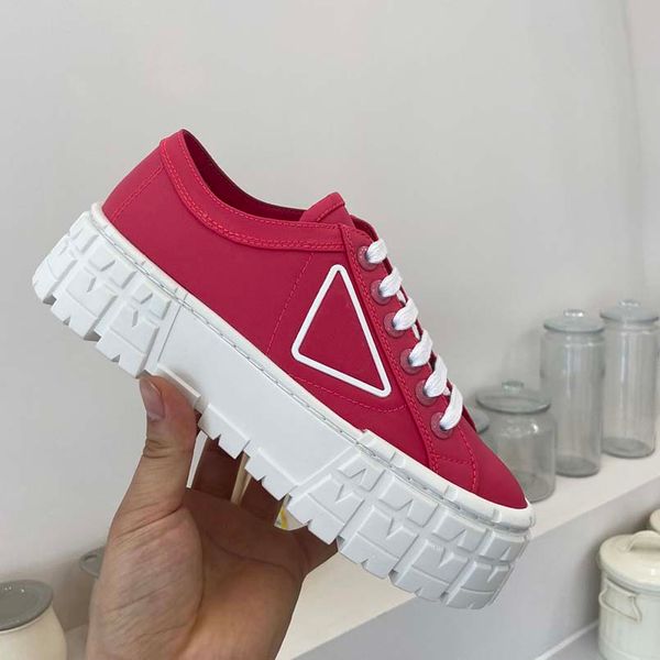 designer shoes sneakers fashion woman sneakers technology woman casual shoes with box luxury, Black
designer shoes sneakers fashion woman sneakers technology woman casual shoes with box luxury, Black