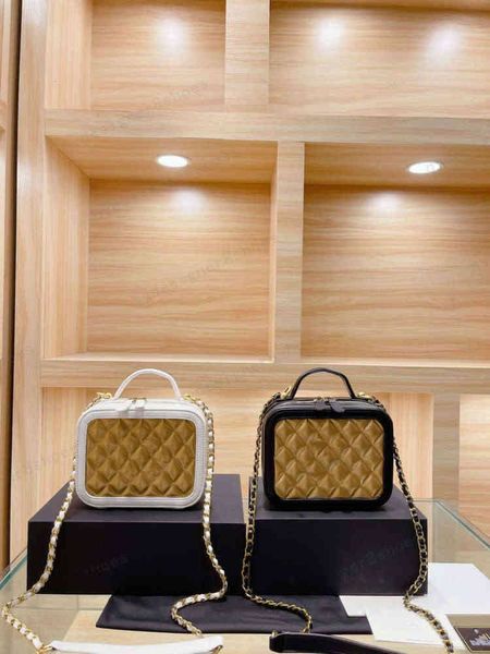 with box women's designer round cake cosmetic bag one shoulder messenger casual chain bag size 15*15cm
with box women's designer round cake cosmetic bag one shoulder messenger casual chain bag size 15*15cm