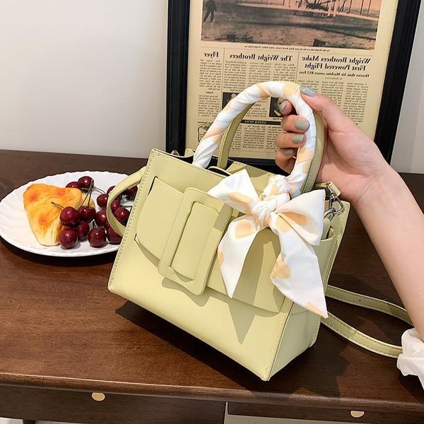 baroness foreign style women's 2021 summer new high-capacity fashion single shoulder messenger bag silk scarf princess
baroness foreign style women's 2021 summer new high-capacity fashion single shoulder messenger bag silk scarf princess