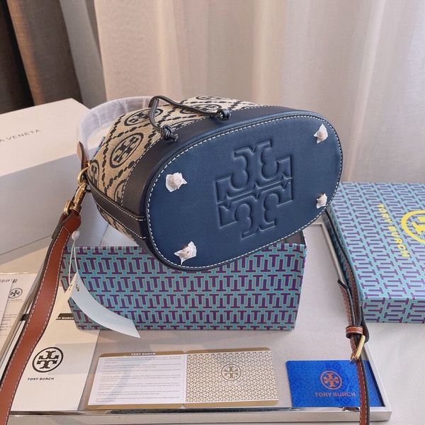 women's 2021 tb old drawstring pop blue flower one shoulder cross carrying portable bucket hand bagss
women's 2021 tb old drawstring pop blue flower one shoulder cross carrying portable bucket hand bagss