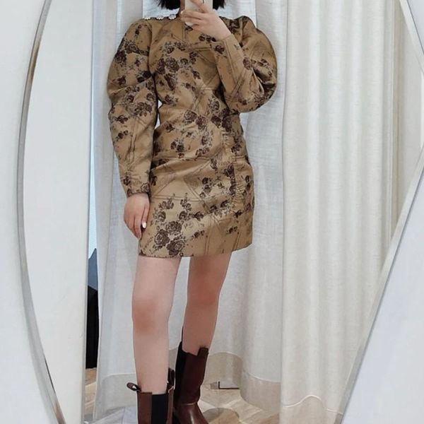 casual dresses original brand women crystal buckle short robe floral printed long puff sleeve o-neck ladies mini dress early autumn, Black;gray
casual dresses original brand women crystal buckle short robe floral printed long puff sleeve o-neck ladies mini dress early autumn, Black;gray