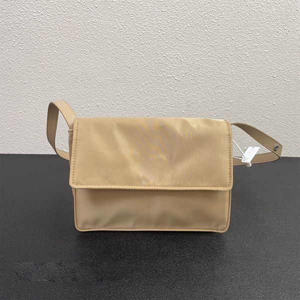designer women's fashion bag p nylon postman bags cover shoulder envelope crossbody bag mini size casual style for both men and women h
designer women's fashion bag p nylon postman bags cover shoulder envelope crossbody bag mini size casual style for both men and women h