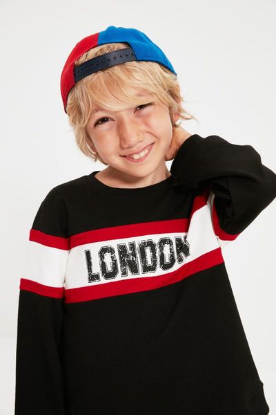 men's hoodies & sweatshirts trendyol printed male child knitted sweatshirt tkdaw22sw1108, Black
men's hoodies & sweatshirts trendyol printed male child knitted sweatshirt tkdaw22sw1108, Black