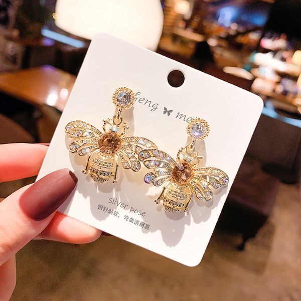 925 silver needle temperament inlaid diamond bee female exaggerated baroque personality trendy earrings
925 silver needle temperament inlaid diamond bee female exaggerated baroque personality trendy earrings