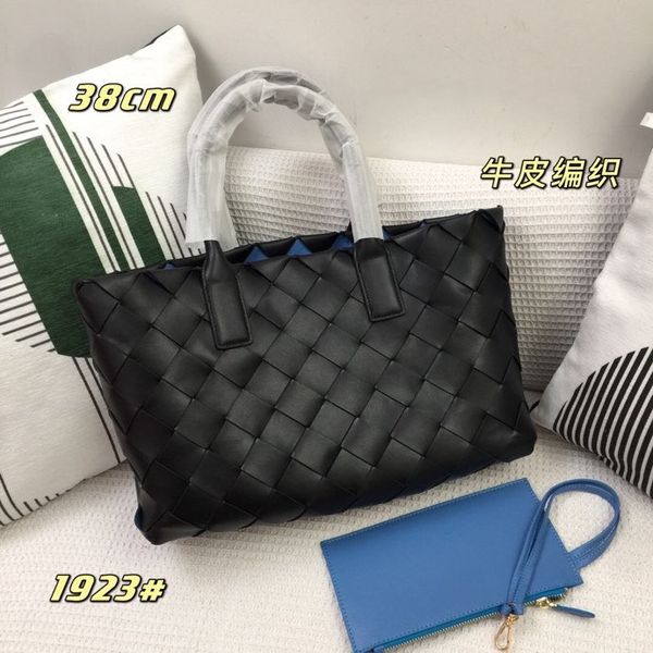 2021 new women messenger travel bag classic style fashion bags shoulder bags lady totes handbags 38-24-11cm
2021 new women messenger travel bag classic style fashion bags shoulder bags lady totes handbags 38-24-11cm