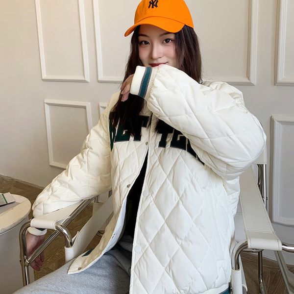 2021 winter new korean baseball suit stand collar short women's loose diamond lattice white duck down et, Black
2021 winter new korean baseball suit stand collar short women's loose diamond lattice white duck down et, Black