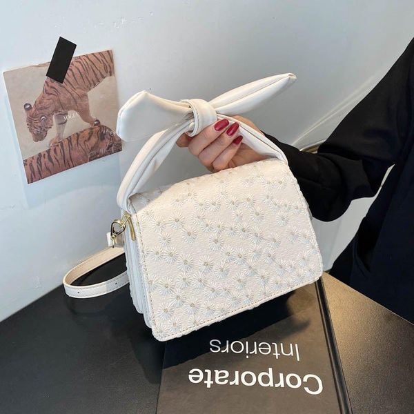 evening bags women's premium texture luxury shoulder bag 2021 fashion designer bow handbag all-match messenger purses
evening bags women's premium texture luxury shoulder bag 2021 fashion designer bow handbag all-match messenger purses