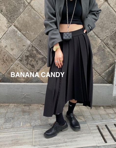 skirts autumn / winter 2021 digner's irregular female ~ black high waist a-shaped pleated half skirt
skirts autumn / winter 2021 digner's irregular female ~ black high waist a-shaped pleated half skirt