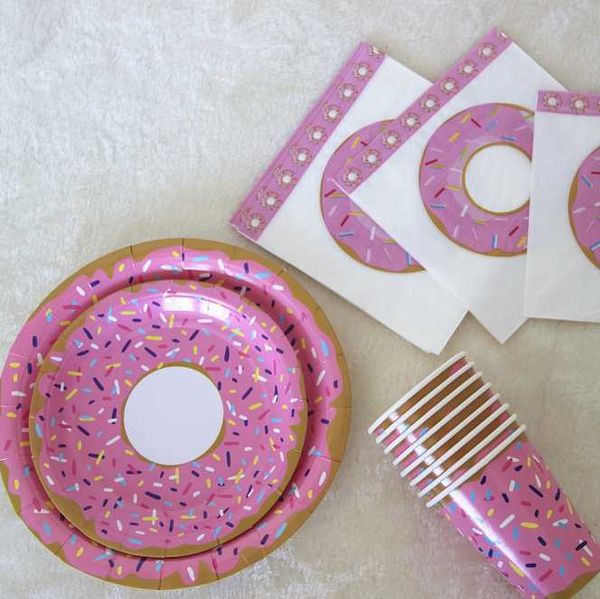 disposable dinnerware rose donuts, tableware set, paper plate, cup, tissue birthday party, holiday celebration
disposable dinnerware rose donuts, tableware set, paper plate, cup, tissue birthday party, holiday celebration