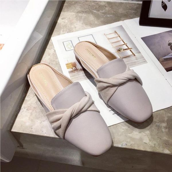 slippers 2021 summer women designers flat mules bow round toe casual shoes fashion leather slip on slide woman beach sandals, Black
slippers 2021 summer women designers flat mules bow round toe casual shoes fashion leather slip on slide woman beach sandals, Black