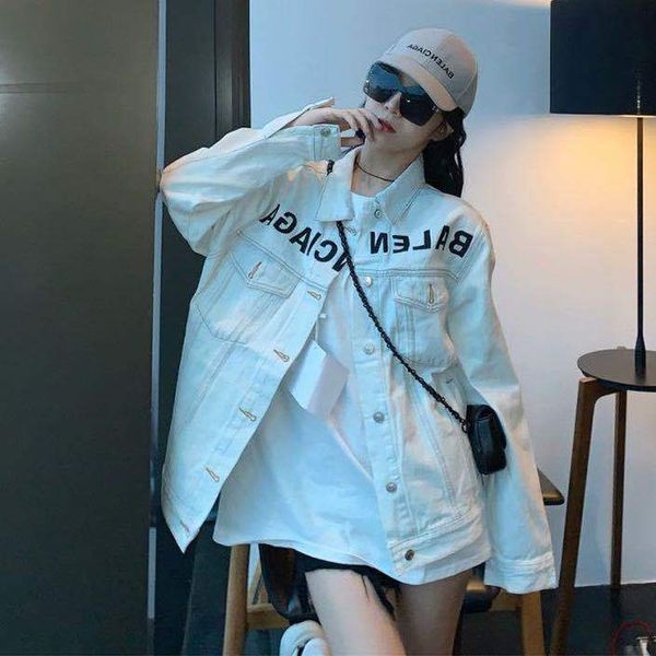 the new white denim jacket for women's fall 2020 new denim jacket with embroidered letters on the front is a seller, Black;brown
the new white denim jacket for women's fall 2020 new denim jacket with embroidered letters on the front is a seller, Black;brown