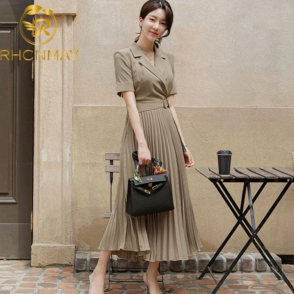 elegant brand women clothing 2021 summer runway designer short sleeve pleated dress fashion notched collar dress with beltswimwear bathing s, Black;gray
elegant brand women clothing 2021 summer runway designer short sleeve pleated dress fashion notched collar dress with beltswimwear bathing s, Black;gray
