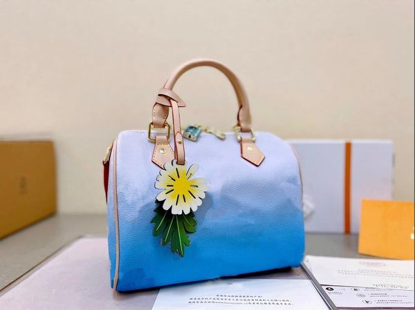 women messenger travel bag classic style fashion bags shoulder lady totes handbags 25cm with key lock m45724
women messenger travel bag classic style fashion bags shoulder lady totes handbags 25cm with key lock m45724