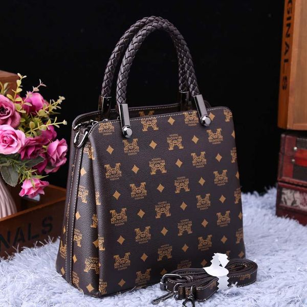 evening bags 2021 fashion larger totes for women genuine leather classical printing one shoulder ladies famous handbags sac luxe cc
evening bags 2021 fashion larger totes for women genuine leather classical printing one shoulder ladies famous handbags sac luxe cc