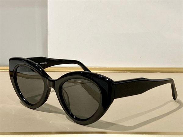 sunglasses for men and women summer style 0073 anti-ultraviolet retro shape plate full frame fashion eyeglasses random box, White;black
sunglasses for men and women summer style 0073 anti-ultraviolet retro shape plate full frame fashion eyeglasses random box, White;black