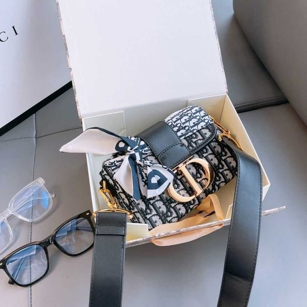 d di ce 2021 casual and versatile fashion one shoulder messenger bag original mini box bag zly bags bags factory zly
d di ce 2021 casual and versatile fashion one shoulder messenger bag original mini box bag zly bags bags factory zly