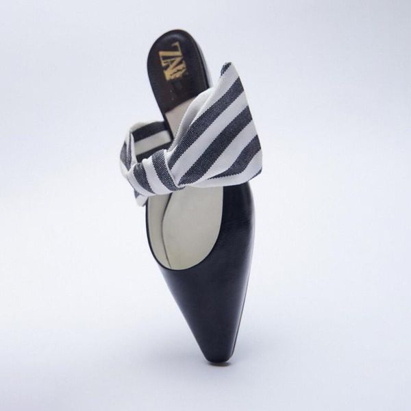 dress shoes 2021 women's summer toe-covered slippers striped bowknot square head thick heel outdoor muller, Black
dress shoes 2021 women's summer toe-covered slippers striped bowknot square head thick heel outdoor muller, Black