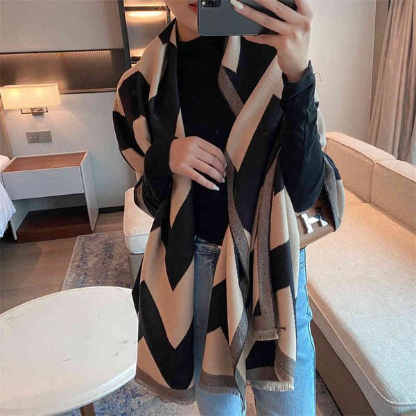 shawl imitation cashmere scarf women's autumn and winter wave color matching rectangular warm small fresh net red cape, Blue;gray
shawl imitation cashmere scarf women's autumn and winter wave color matching rectangular warm small fresh net red cape, Blue;gray