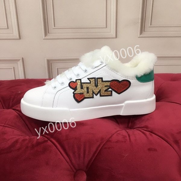 2022 doudou shoes casual shoes women's footwear sneakers white pink classic jacquard denim retro running sneakers skating designer hc20, Red;white
2022 doudou shoes casual shoes women's footwear sneakers white pink classic jacquard denim retro running sneakers skating designer hc20, Red;white