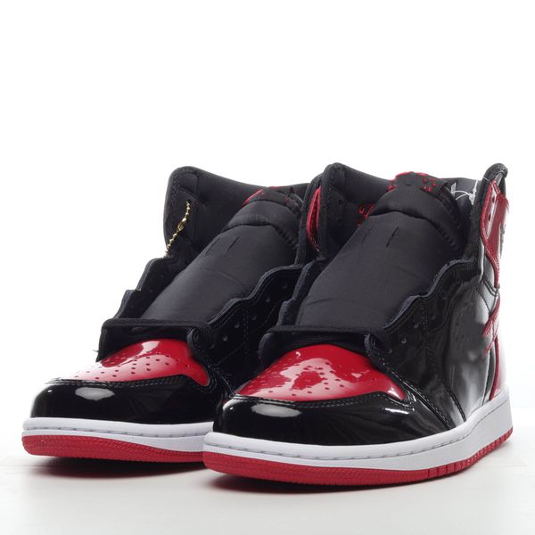 bred patent 1 high cut og basketball shoes jumpman 1s black white varsity red patent leather trainers sports
bred patent 1 high cut og basketball shoes jumpman 1s black white varsity red patent leather trainers sports