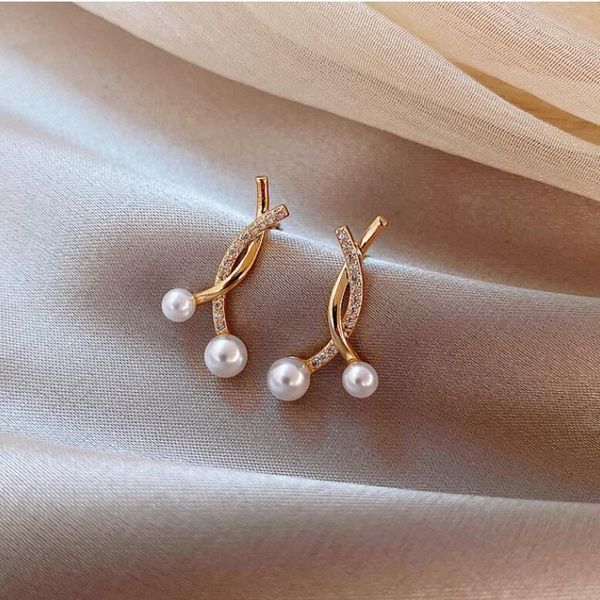 stud simple small pearl earrings commuter korean version of the net red temperament female 2021 wave exquisite, Golden;silver
stud simple small pearl earrings commuter korean version of the net red temperament female 2021 wave exquisite, Golden;silver