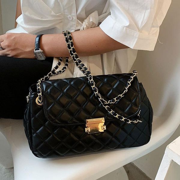 evening bags leather messenger bag 2021 designer fashion diamond chain shoulder versatile portable
evening bags leather messenger bag 2021 designer fashion diamond chain shoulder versatile portable
