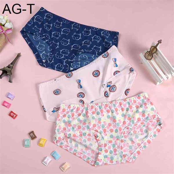 printing girl's comfortable summer ice silk medium and low waist pure cotton bottom grade seamless women's underwear, Black;pink
printing girl's comfortable summer ice silk medium and low waist pure cotton bottom grade seamless women's underwear, Black;pink