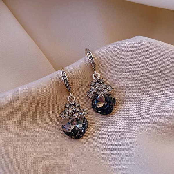 dangle & chandelier fashion fresh shiny crystal flowers senior earrings temperament elegant sweet hollow metal women drop joker, Silver
dangle & chandelier fashion fresh shiny crystal flowers senior earrings temperament elegant sweet hollow metal women drop joker, Silver