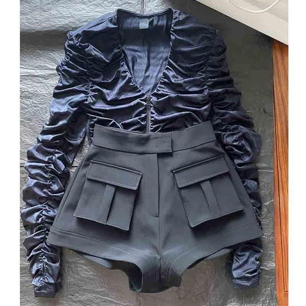 women's tracksuits cosmicchic 2021 jumpsuits solid color v-neck pile up sleeves high waist shorts big pockets runway elastic black fas, Gray
women's tracksuits cosmicchic 2021 jumpsuits solid color v-neck pile up sleeves high waist shorts big pockets runway elastic black fas, Gray