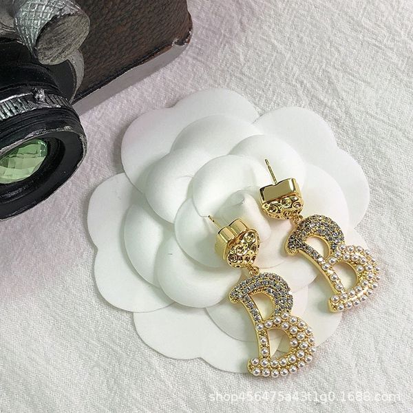 new b letter pearl trendy korean temperament fashion personality long earrings tassel earrings female 925 silver needle, Golden
new b letter pearl trendy korean temperament fashion personality long earrings tassel earrings female 925 silver needle, Golden