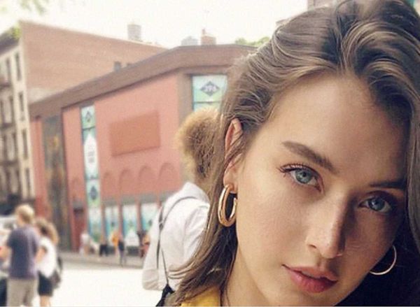 hoop & huggie european and american personality simple wind c earrings korean version cold elegrant exaggerated smooth half, Golden;silver
hoop & huggie european and american personality simple wind c earrings korean version cold elegrant exaggerated smooth half, Golden;silver