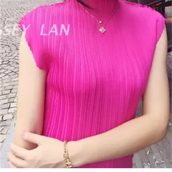 knits miyake fashion fold short sleeve stand collar women wide pleat t-shirt, White
knits miyake fashion fold short sleeve stand collar women wide pleat t-shirt, White
