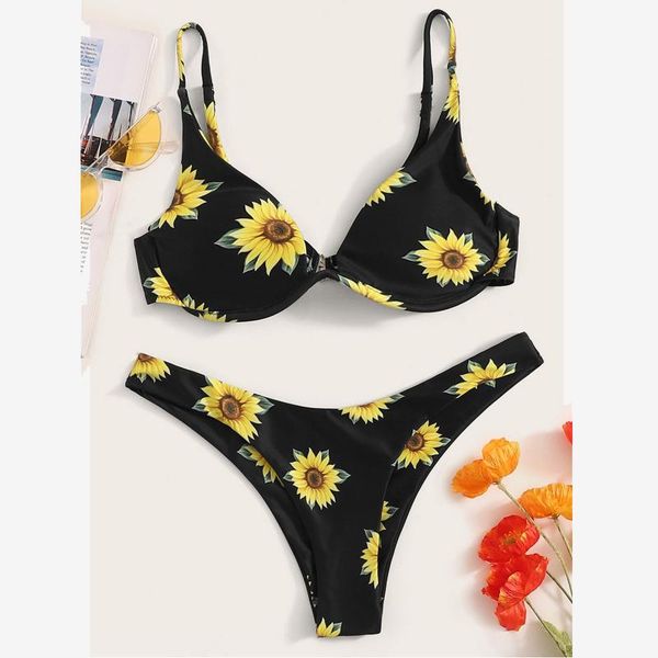 women's swimwear women flower print high cut v neck two pieces bikini set swimsuit beachwear padded bra straps waist, White;black
women's swimwear women flower print high cut v neck two pieces bikini set swimsuit beachwear padded bra straps waist, White;black