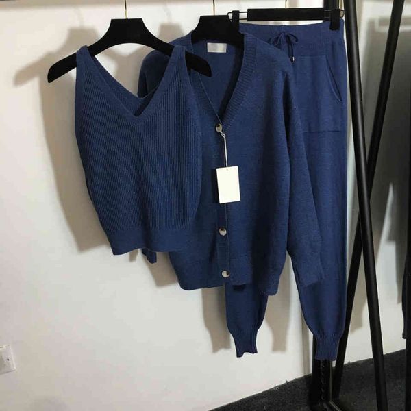 2021ss designer wool knit 3 piece suit vest sweater hoodies pants waist slimming autumn long sleeve casual suit wholesale, White
2021ss designer wool knit 3 piece suit vest sweater hoodies pants waist slimming autumn long sleeve casual suit wholesale, White